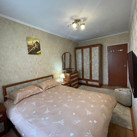 3-Х Комнатная Квартира В 5 Микр 104 Серии 4/4 Bisjkek Buitenkant foto